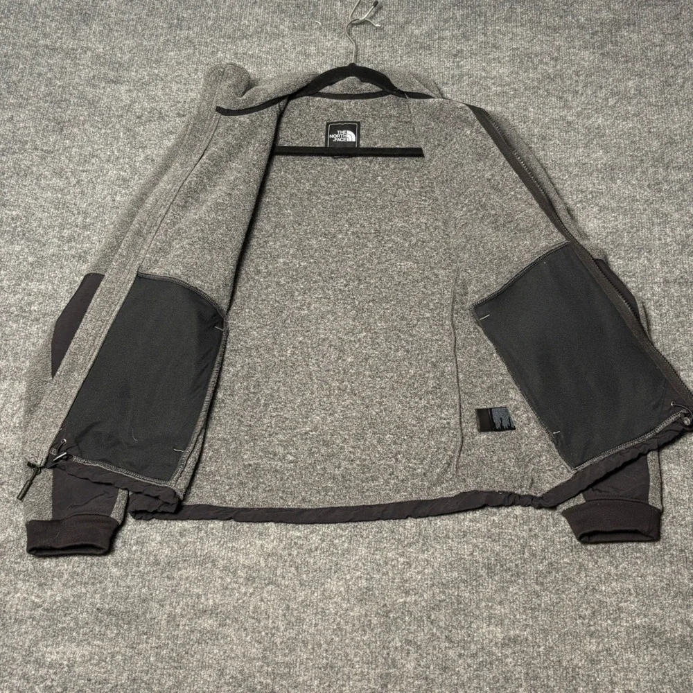 The North Face Women's S Denali  2 Jacket‎ Gray Black NF0A3SX2